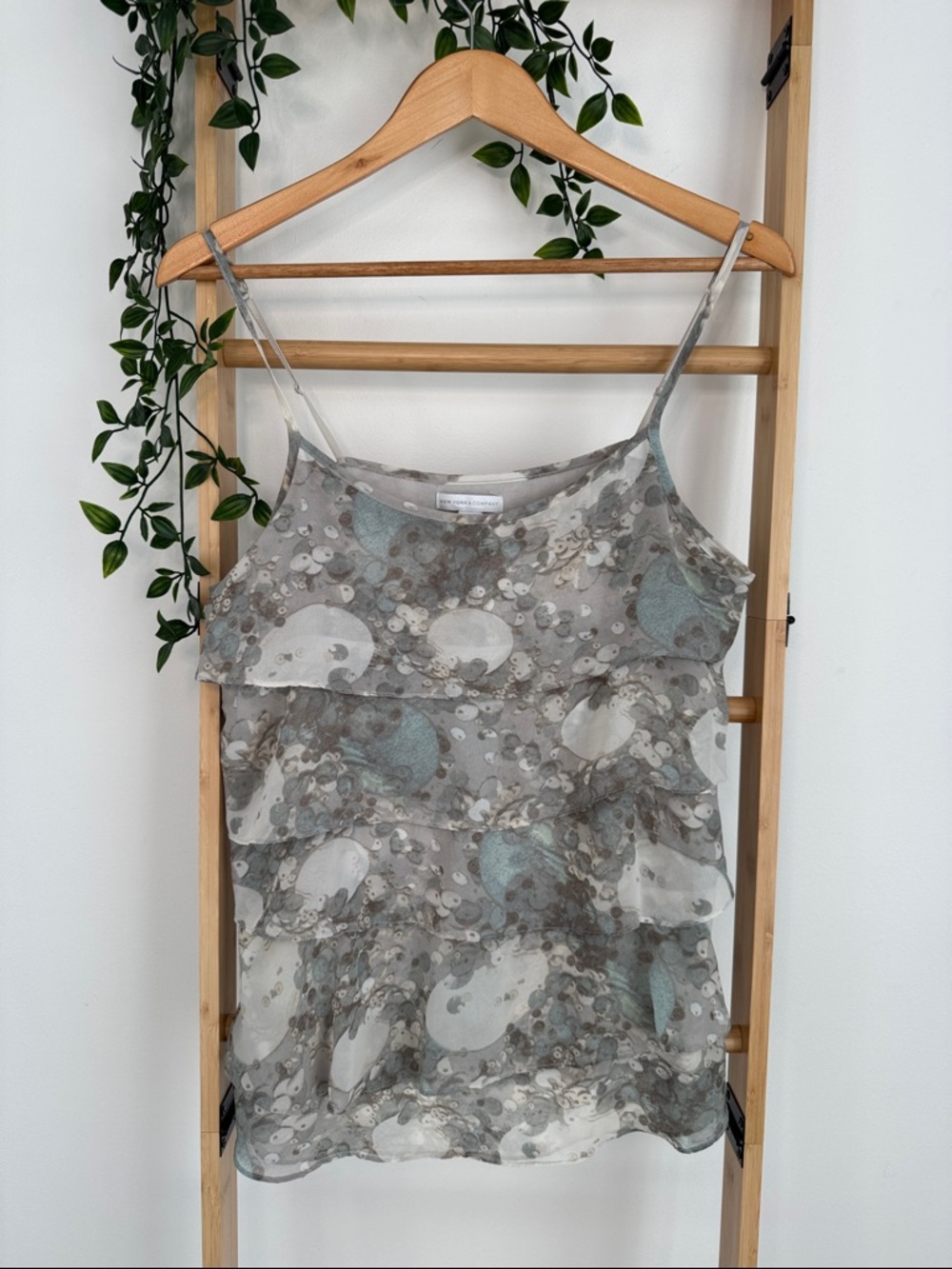 NY&Co Tiered Ruffled Tank TopGray & Pale Blue Faircore Y2k Romantic Size M